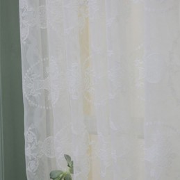 リビングルームや寝室に最適な、白いシアーな窓用カーテン（植物柄ボイルドレープ）