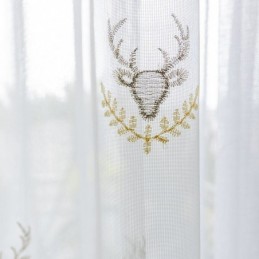 クラシックなシアーカーテン。オーダーメイドカーテン。鹿の刺繍入りチュールカーテン。リビングルーム用。
