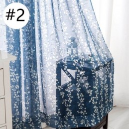 シンプルプリントのシアーカーテン。リビングルームにピッタリのチュールリーフカーテン。