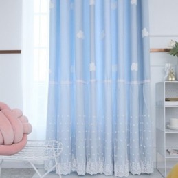 女の子の部屋にぴったりの、スイートクラウドカーテン（ブルー、セミブラックアウト）