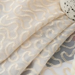 刺繍入りシアーチュールカーテン 透明ドレープ コルティーナ リビングルーム用