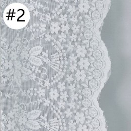 リビングルーム用の白いレースのシアーカーテン